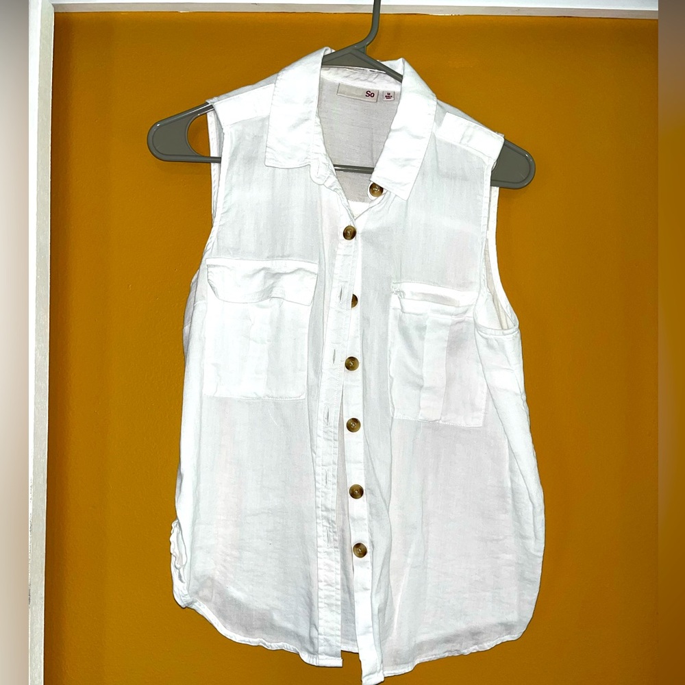 White collared sleeveless button up shirt